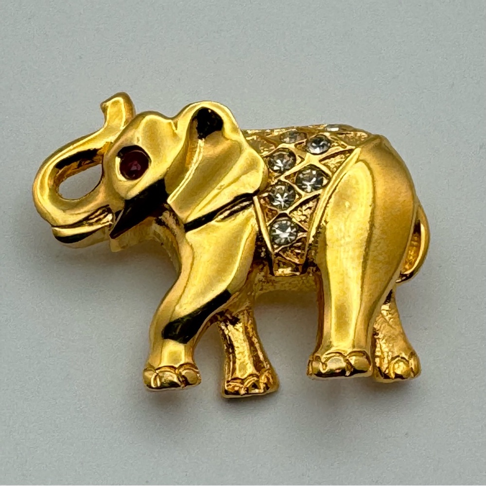 Giovanni Gold Tone Elephant Rhinestone Brooch - Picture 5 of 9